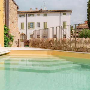 Aparthotel Corte San Carlo, Colà